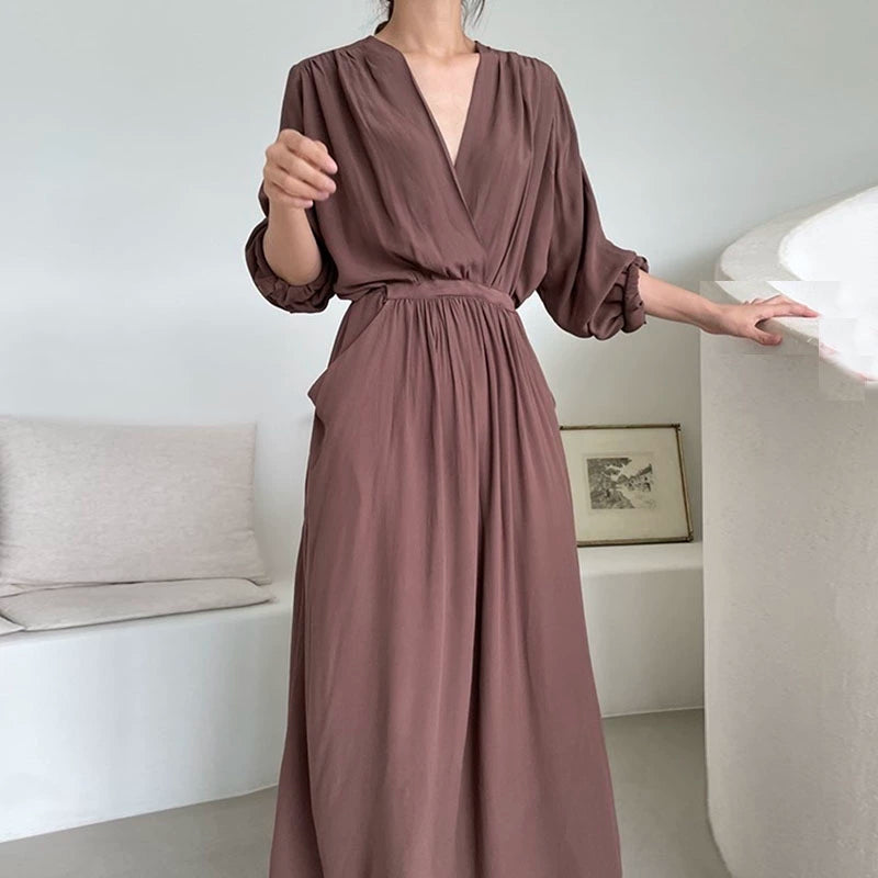 Cross Chic Slim Looking Pleated Long Sleeve below the Knee Dress