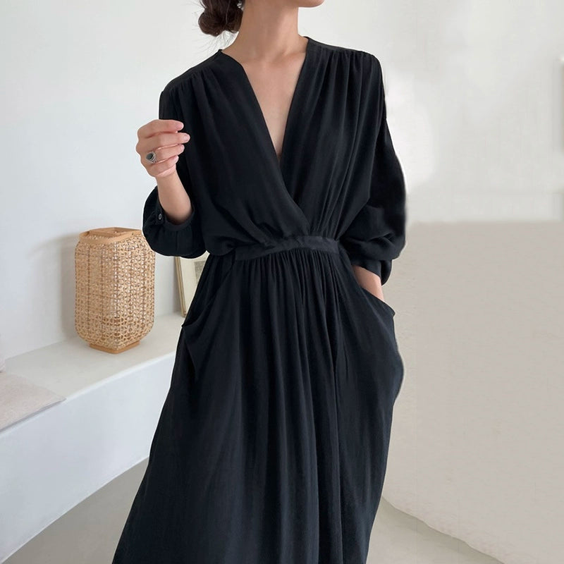 Cross Chic Slim Looking Pleated Long Sleeve below the Knee Dress