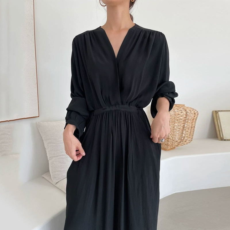 Cross Chic Slim Looking Pleated Long Sleeve below the Knee Dress