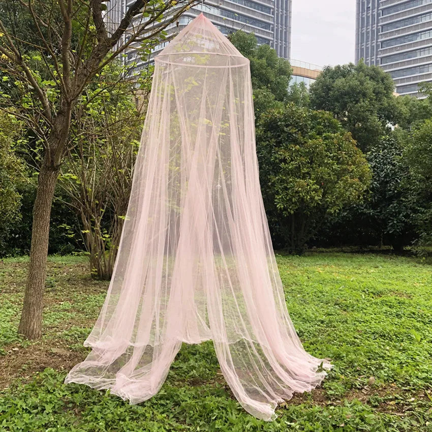 Mosquito Nets Are Specially Available In Europe and The United States for Hanging, with A Dome and A Princess Pink Color